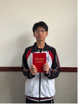 汗水浸透了工装